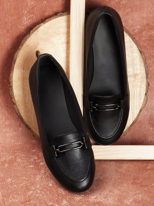 Women Black Coloured Embellished Lightweight Loafers