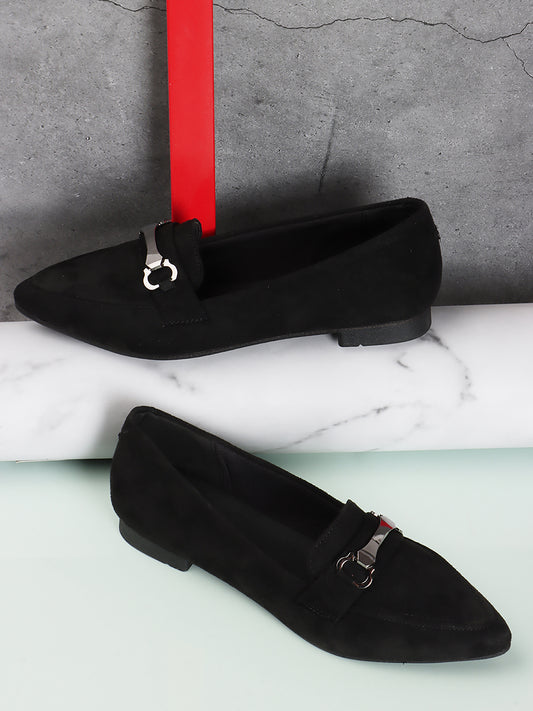 Women Black Coloured Buckled Pointed Toe Lightweight Ballerinas