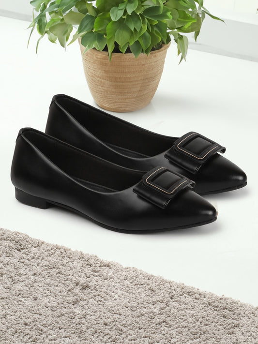 Women Black Coloured Pointed Ballerinas