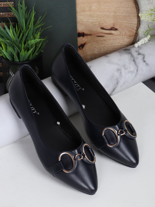 Women Black Coloured Pointed Ballerinas