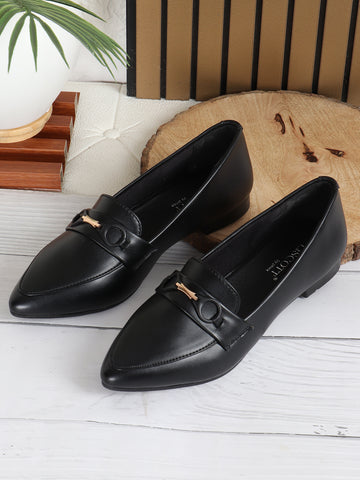 Women Black Coloured Pointed Ballerinas
