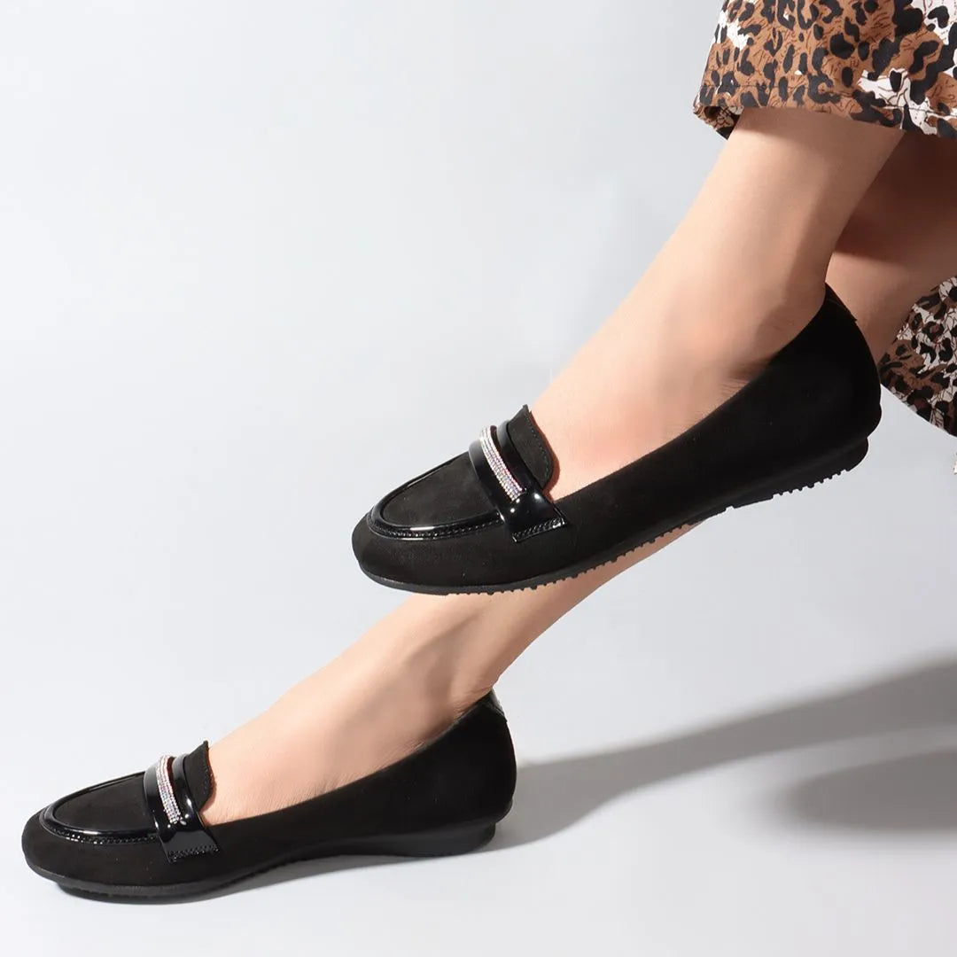 Women Black Coloured Embellished Lightweight Loafers