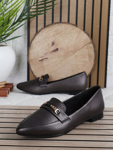 Women Black Coloured Pointed Ballerinas