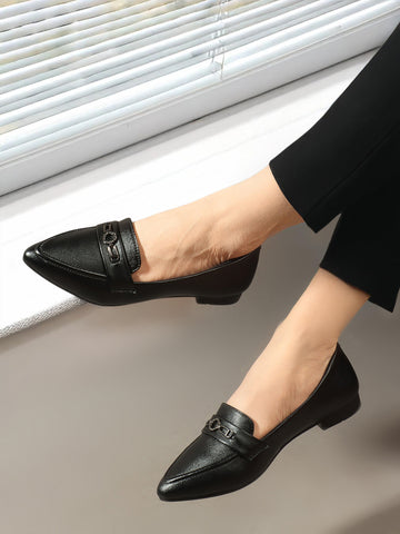 Women Black Coloured Pointed Ballerinas