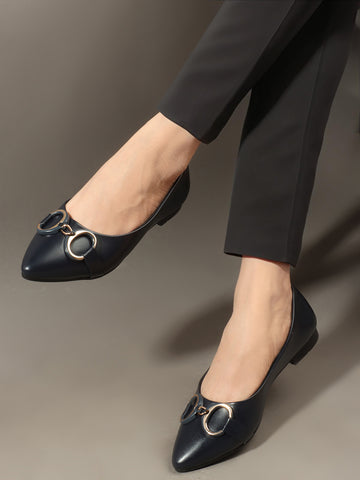 Women Black Coloured Pointed Ballerinas