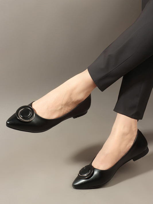 Women Black Coloured Pointed Ballerinas
