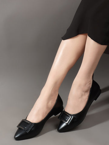 Women Black Coloured Pointed Ballerinas