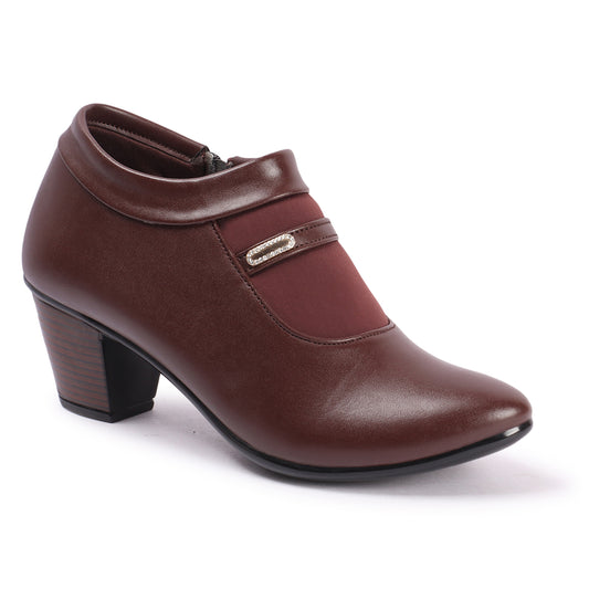 Women Brown Coloured Mid Top Block Heeled Boots