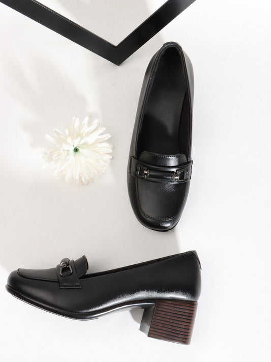 Black Coloured Round Toe Block Heels Pumps