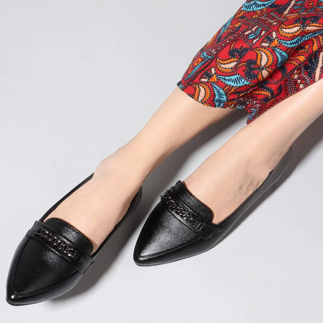 Women Black Coloured Pointed Toe Embellished Ballerinas