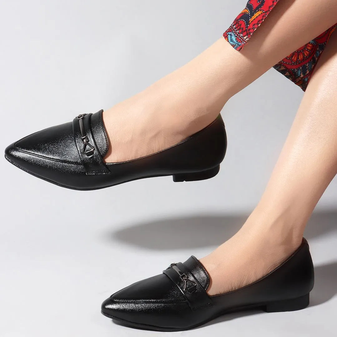 Women Black Coloured Pointed Toe Comfort Insole Horsebit Ballerinas